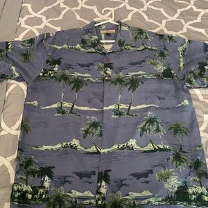 Tommy Bahama men’s silk Hawaiian shirt